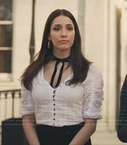 Luna’s white ruched sleeve blouse on Gossip Girl