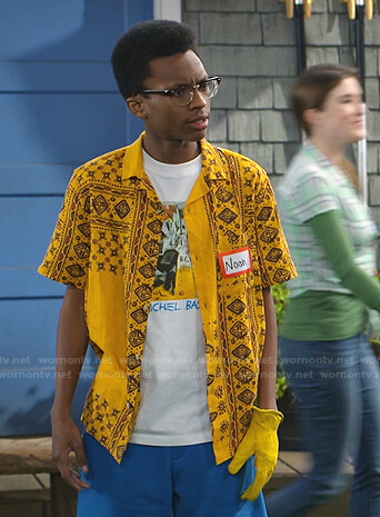 Noah’s yellow printed short sleeve shirt on Bunkd