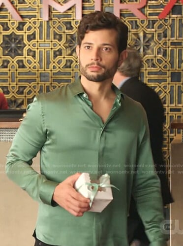Sam’s green satin shirt on Dynasty