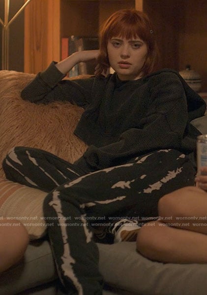 Scarlett’s tie dye pants and cropped hoodie on American Horror Stories