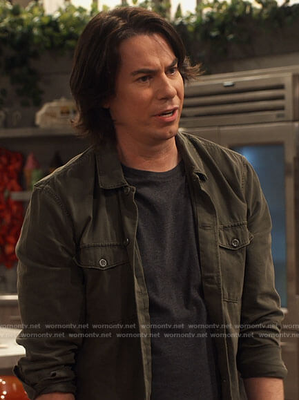 Spencer’s green shirt jacket on iCarly