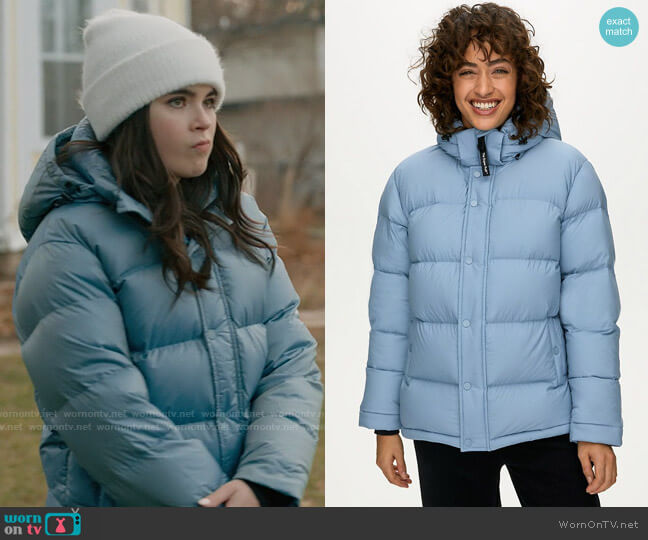 TNA Super Puff worn by Bella Whitmore (Landry Bender) on The Republic of Sarah