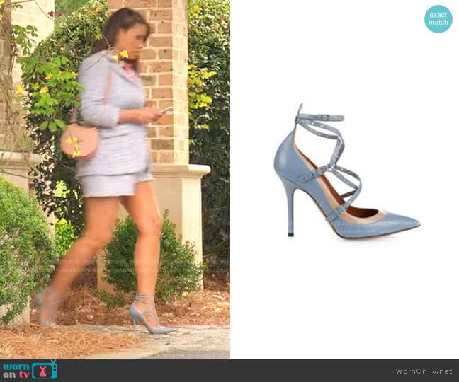 Valentino Love Latch Leather Pumps worn by Cristal Jennings (Daniella Alonso) on Dynasty