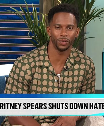 Victor Cruz’s green polka dot shirt on E! News Daily Pop