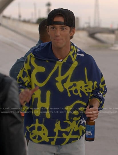 Zinn’s blue graffiti hoodie on American Horror Stories