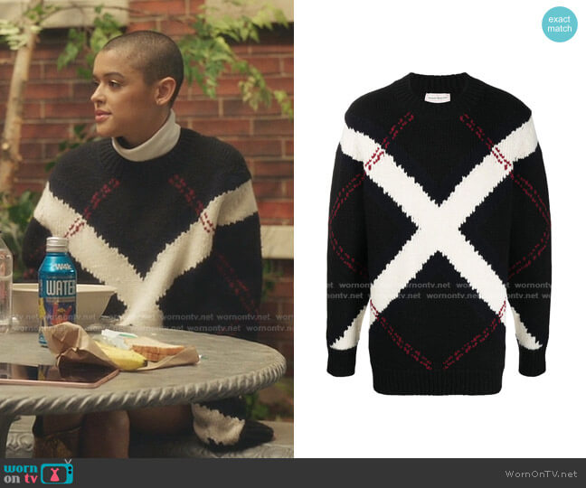 Alexander McQueen Oversized Argyle Jumper worn by Julien Calloway (Jordan Alexander) on Gossip Girl