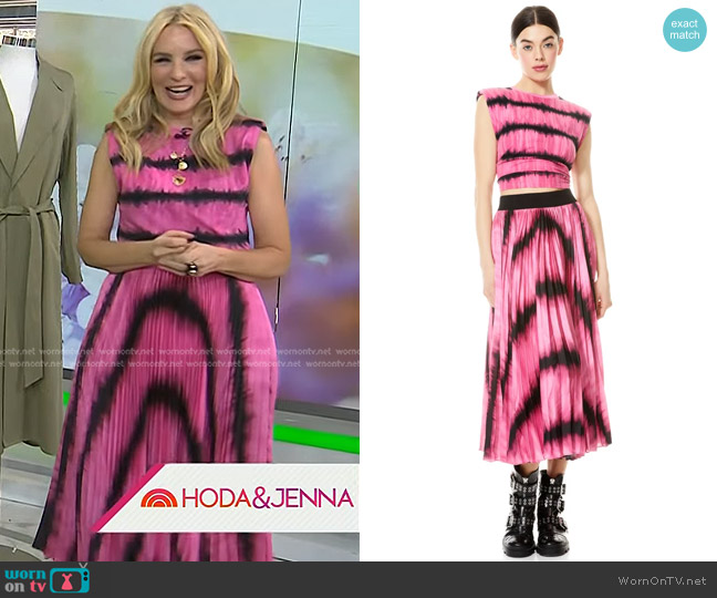 Alice + Olivia Desma Top worn by Chassie Post on Today