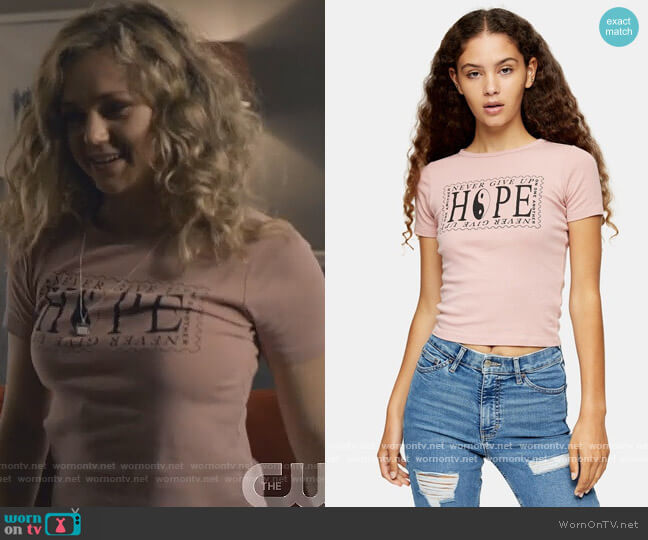 Topshop Yin Yang Hope Tee worn by Beth Chapel (Anjelika Washington) on Stargirl