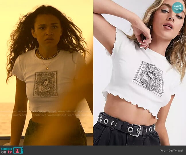 Topshop Mystical Moon T-shirt worn by Kiara Carrera (Madison Bailey) on Outer Banks