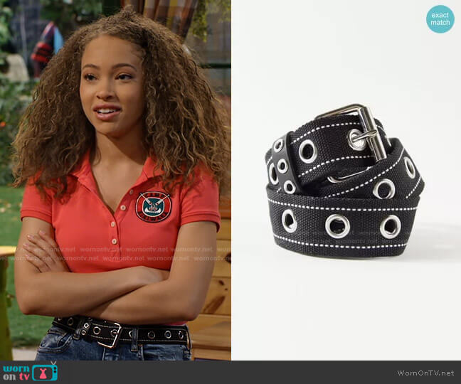 Urban Outfitters Webbed Grommet Belt worn by Ava (Shelby Simmons) on Bunkd