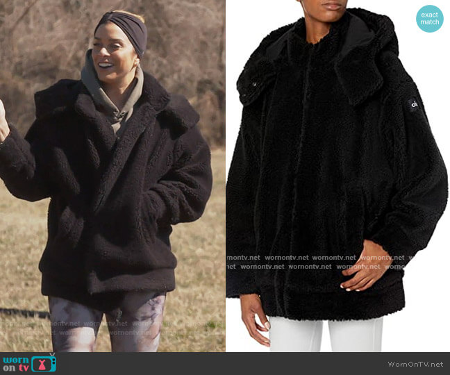 Alo Yoga Norte Sherpa Coat worn by Robyn Dixon on The Real Housewives of Potomac