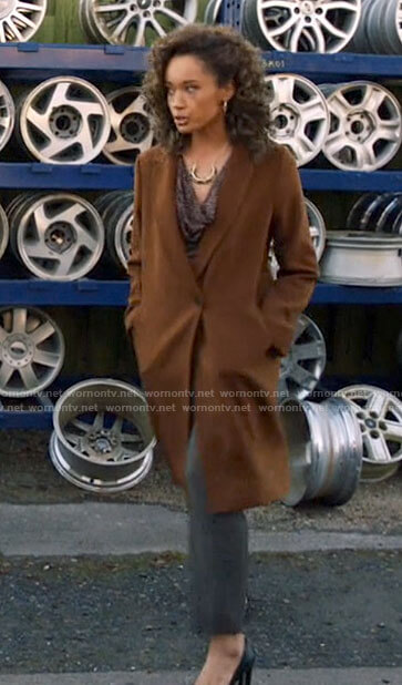 Astra’s brown coat on Legends of Tomorrow
