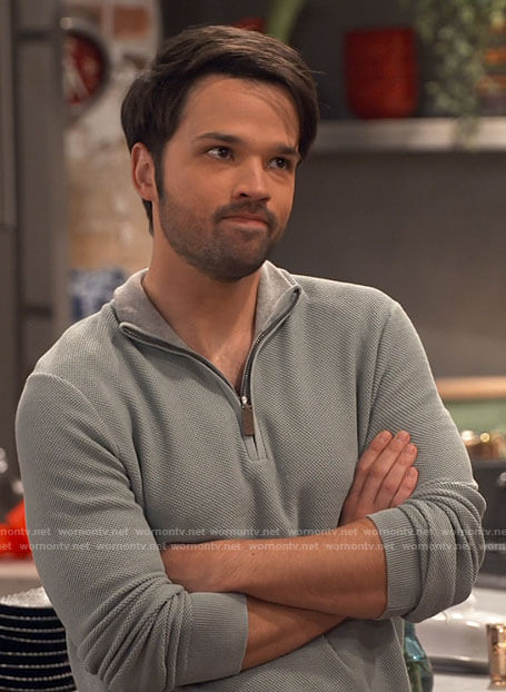 Freddie’s green quarter zip sweater on iCarly
