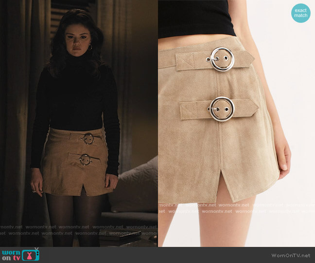 Understated Understated Buckle Mini Skirt worn by Mabel Mora (Selena Gomez) on Only Murders in the Building