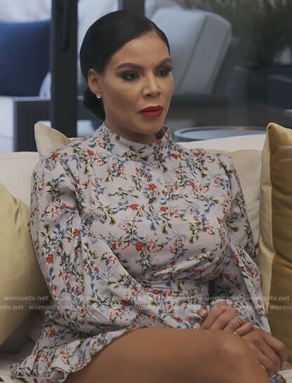 Mia Thornton’s blue floral print mini dress on The Real Housewives of Potomac