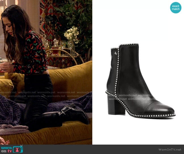 Zadig & Voltaire Lena Boots worn by Carly Shay (Miranda Cosgrove) on iCarly