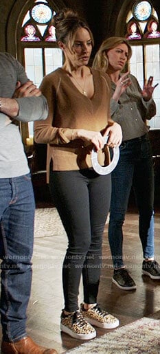 Zari’s tan v-neck sweater on Legends of Tomorrow