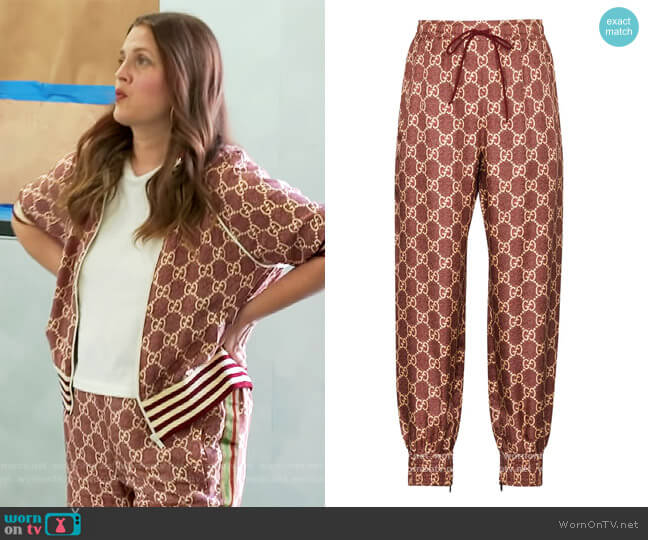 Gucci GG Supreme track pants worn by Drew Barrymore on The Drew Barrymore Show