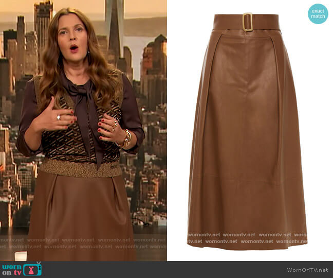 Vince Pleated buckle-embellished leather midi skirt worn by Drew Barrymore on The Drew Barrymore Show