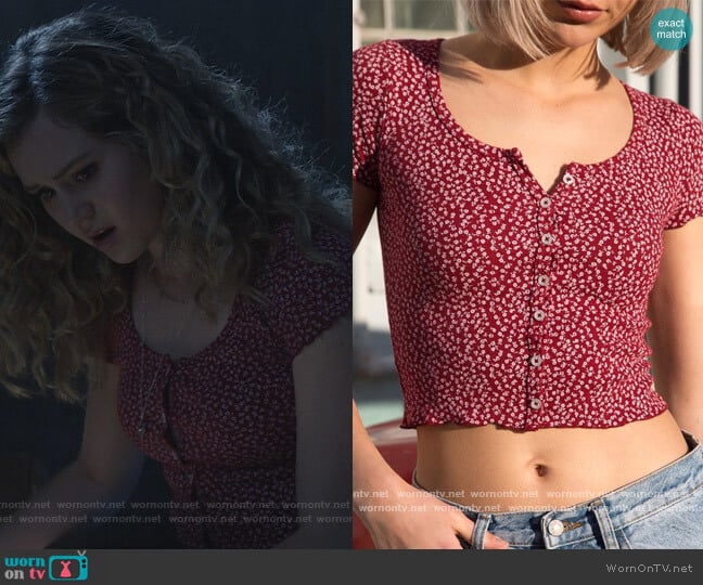 WornOnTV: Courtney's red floral crop top on Stargirl Brec