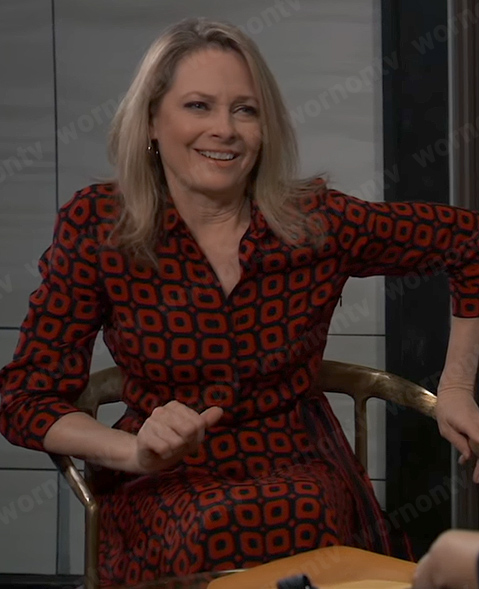 Gladys’s geometric shirtdress on General Hospital
