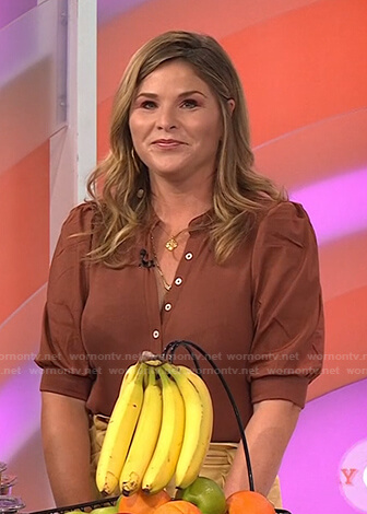 Jenna’s brown button down top and yellow cropped pants on Today