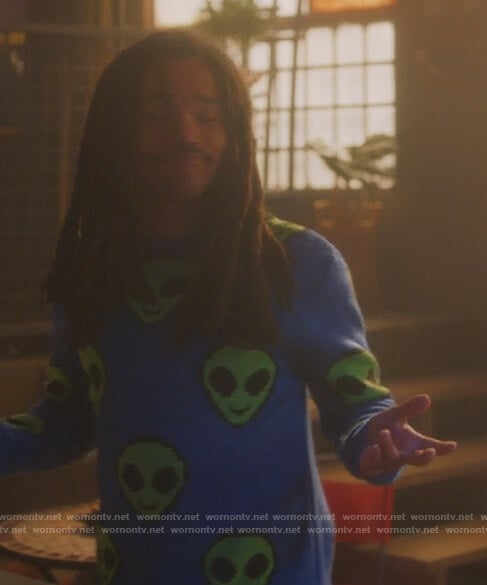 Luka’s blue alien print sweater on Grown-ish