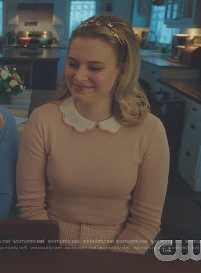 Polly’s pink scalloped collar sweater on Riverdale
