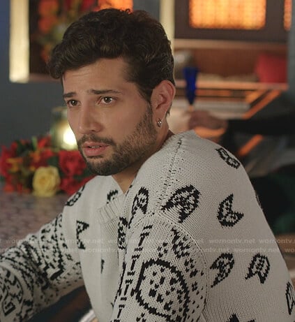 Sam’s white paisley print sweater on Dynasty