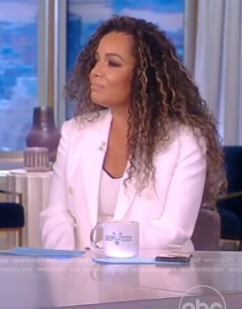 Sunny’s white double breasted blazer on The View