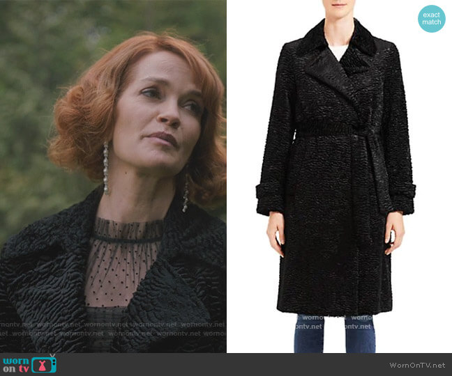 Theory Oaklane Faux Fur Tie-Waist Trench Coat worn by Penelope Blossom (Nathalie Boltt) on Riverdale