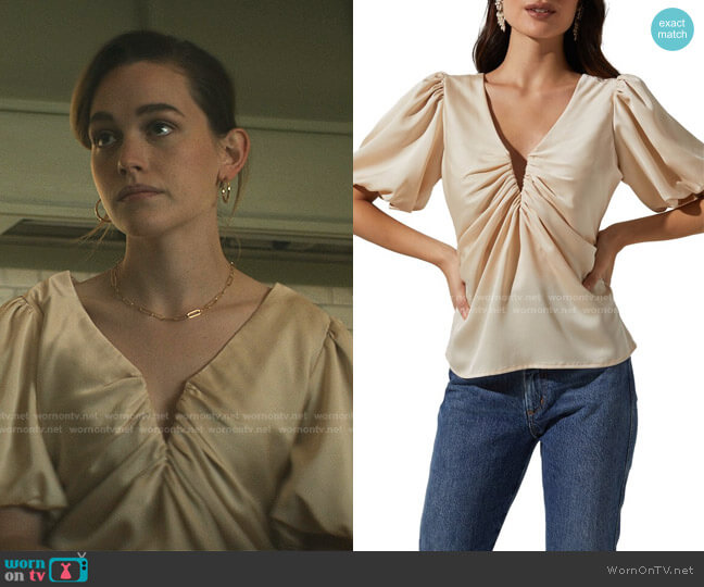 ASTR The Label Deep-V Balloon Sleeve Top worn by Love Quinn (Victoria Pedretti) on You