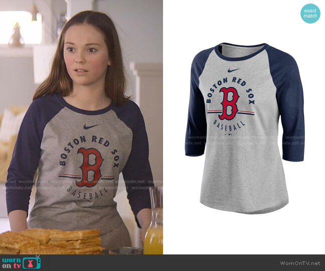 Nike Boston Red Sox Nike Gray/Navy Encircled Tri-Blend 3/4-Sleeve Raglan T-Shirt worn by Kristy Thomas (Sophie Grace) on The Baby-Sitters Club