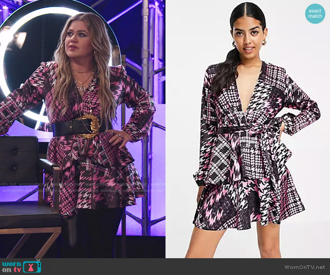 John Zack Tiered Ruffle Mini Dress in Pink Houndstooth Print worn by Kelly Clarkson on The Voice