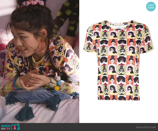 Alice + Olivia Stace Face-Print Cotton T-Shirt worn by Claudia Kishi (Momona Tamada) on The Baby-Sitters Club