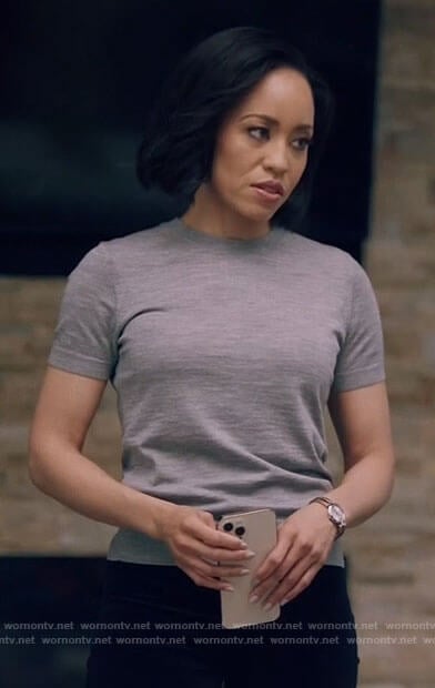 Charley’s grey short sleeve top on Queen Sugar