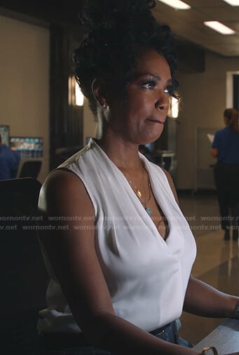 Claudette Collins’s white sleeveless top on 9-1-1