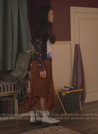 Claudia’s pleated asymmetric skirt on The Baby-Sitters Club