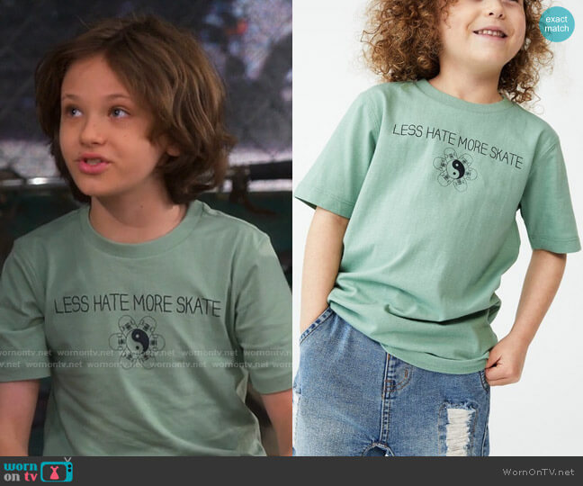 Cotton On Max T-shirt worn by Grover Johnson (Hank Greenspan) on The Neighborhood