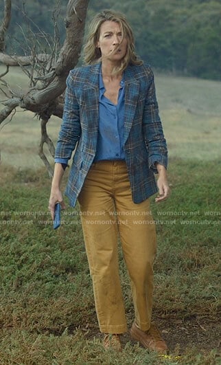 Eve’s blue plaid blazer and mustard jeans on La Brea