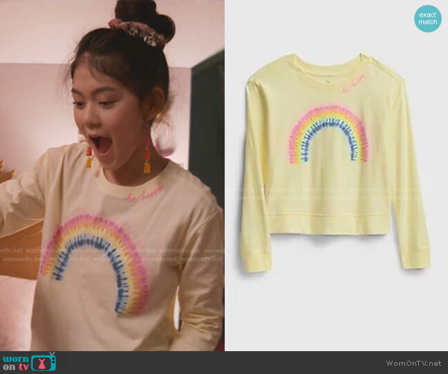 Gap Graphic Print Long Sleeve T-Shirt worn by Claudia Kishi (Momona Tamada) on The Baby-Sitters Club