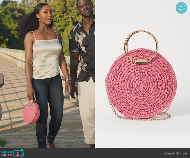 H&M Round Straw Shoulder Bag worn by Angela Vaughn (Yaya DaCosta) on Our Kind of People