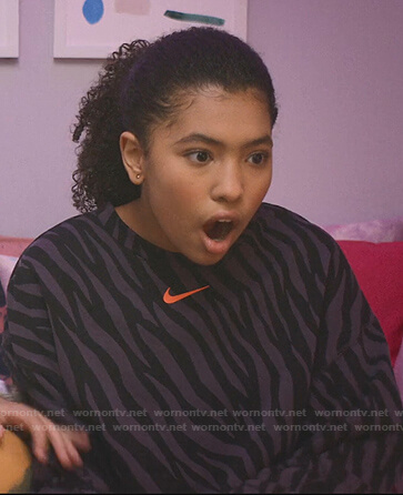 Jessi’s purple zebra print sweatshirt on The Baby-Sitters Club