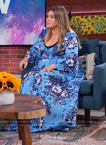 Kelly’s blue floral print maxi dress on The Kelly Clarkson Show