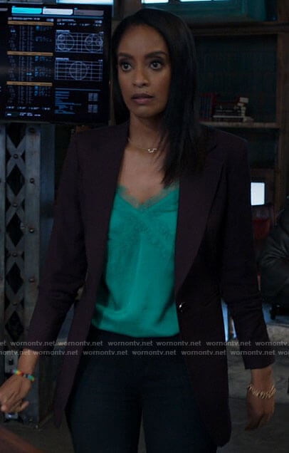 Kelly’s green lace cami on Supergirl