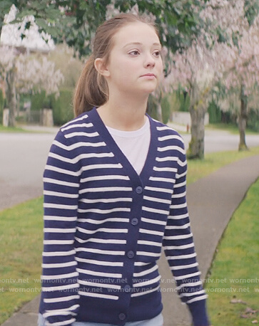 Kirsty’s blue striped cardigan on The Baby-Sitters Club