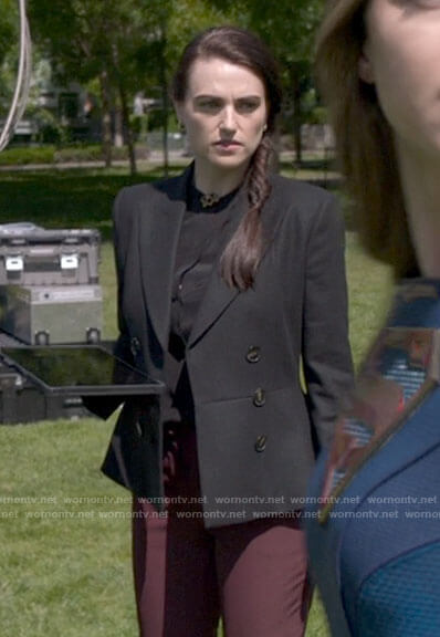 Lena’s black double breasted blazer on Supergirl