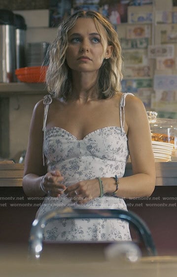 Lennon/Alison’s white floral dress on I Know What You Did Last Summer