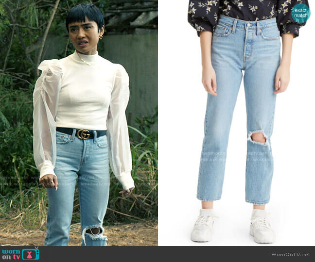 Levis Wedgie Jeans in Tango Fray worn by Margot (Brianne Tju) on I Know What You Did Last Summer