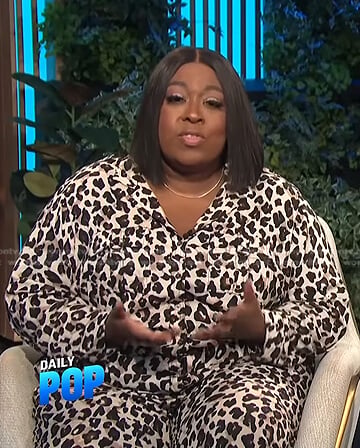 Loni’s leopard print jumpsuit on E! News Daily Pop